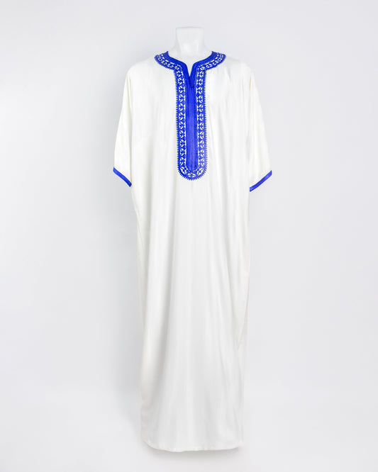 Gandoura en blanc pour homme en Tissu Mlifa avec Aâkad et Sfifa quatre files en soie bleu clair - Caftan Nawal